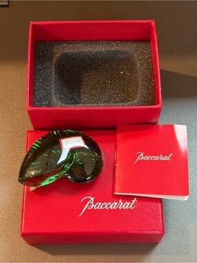 NIB Baccarat France Crystal Green Nautile Nautilus Shell Figurine Paperweight
